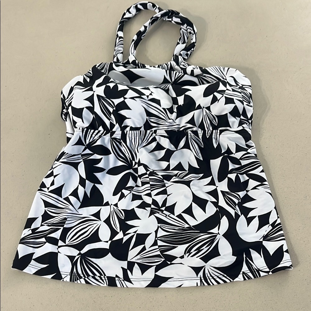 Shade & Shore Black and White Fitted Smocked Bikini Top